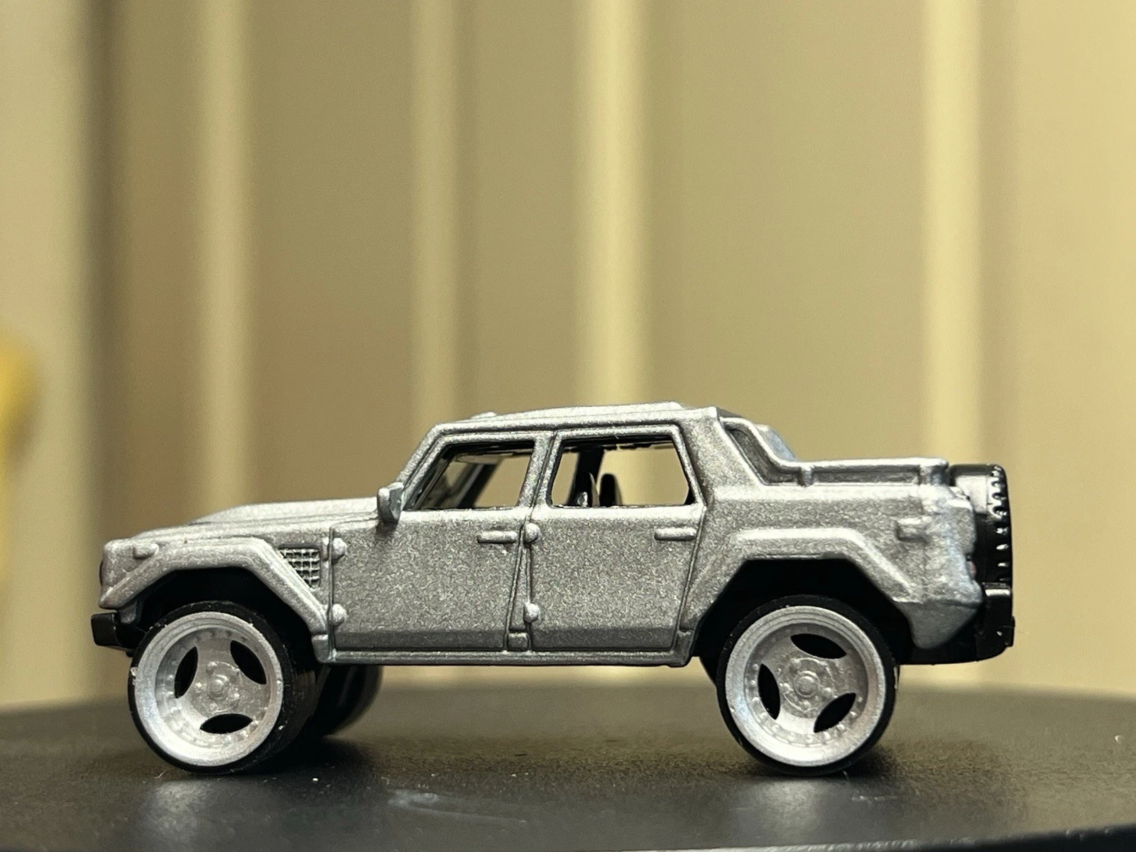 CUSTOM Matchbox Lamborghini LM002 - photo 5