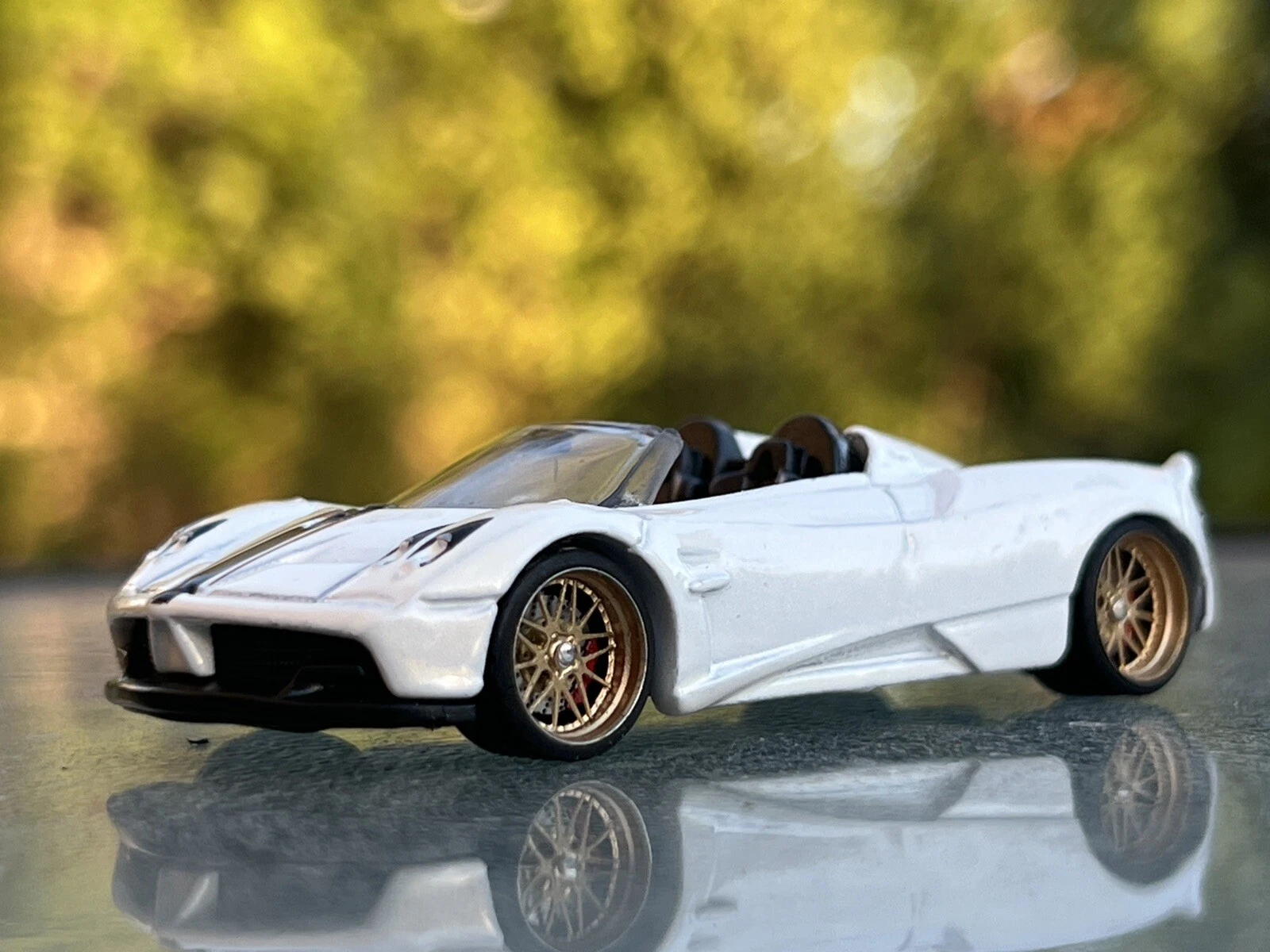 Hot Wheels '17 Pagani Huayra Roadster CUSTOM