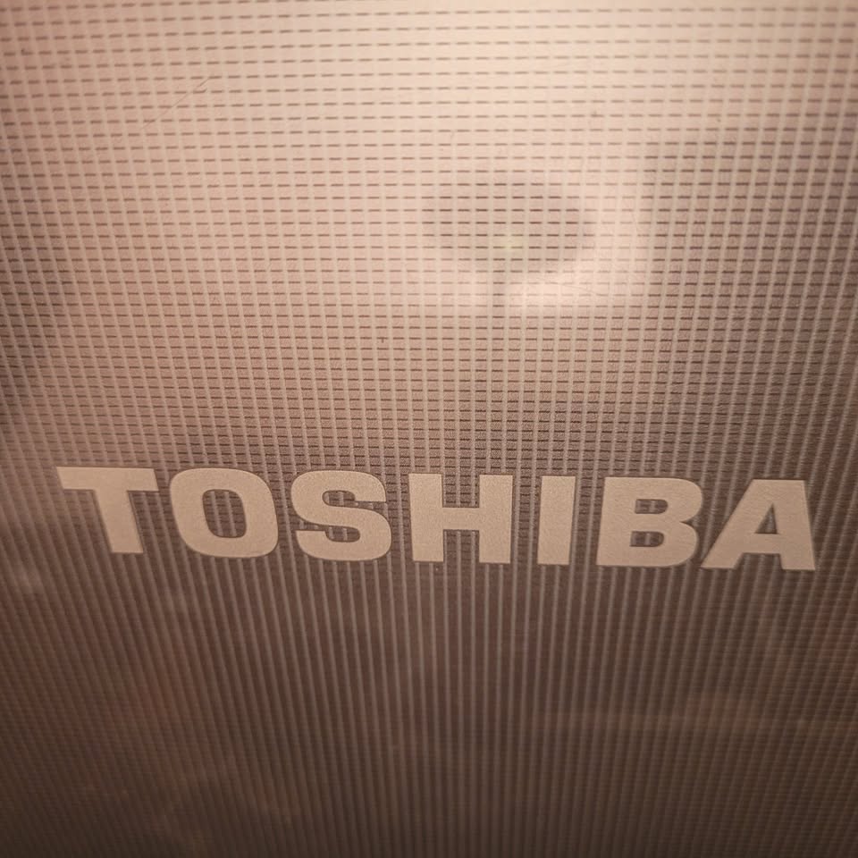 Toshiba Satellite C855D - 15.6" Windows 10 Laptop - photo 2