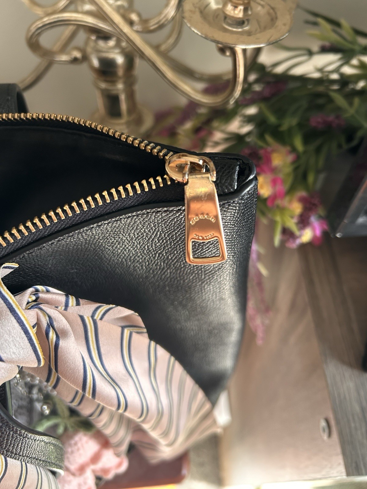 Coach Black Pebbled Tote Bag Gold Hardware Scarf Accent - photo 3