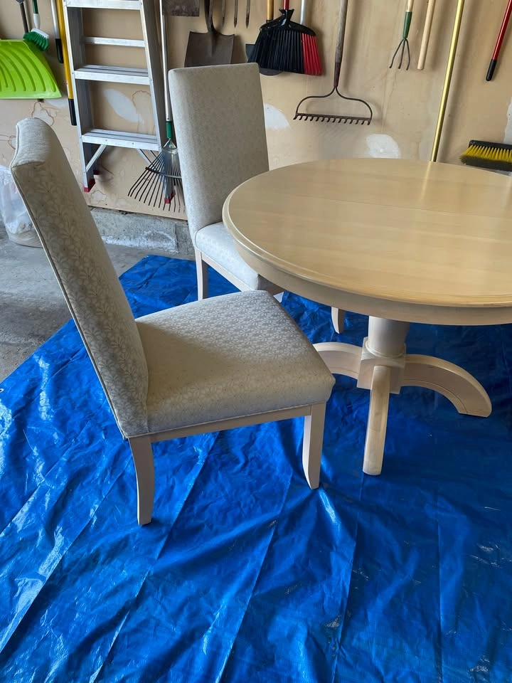 CANADEL Custom Solid Wood Dining Set - Table, Leaf, & 4 Chairs