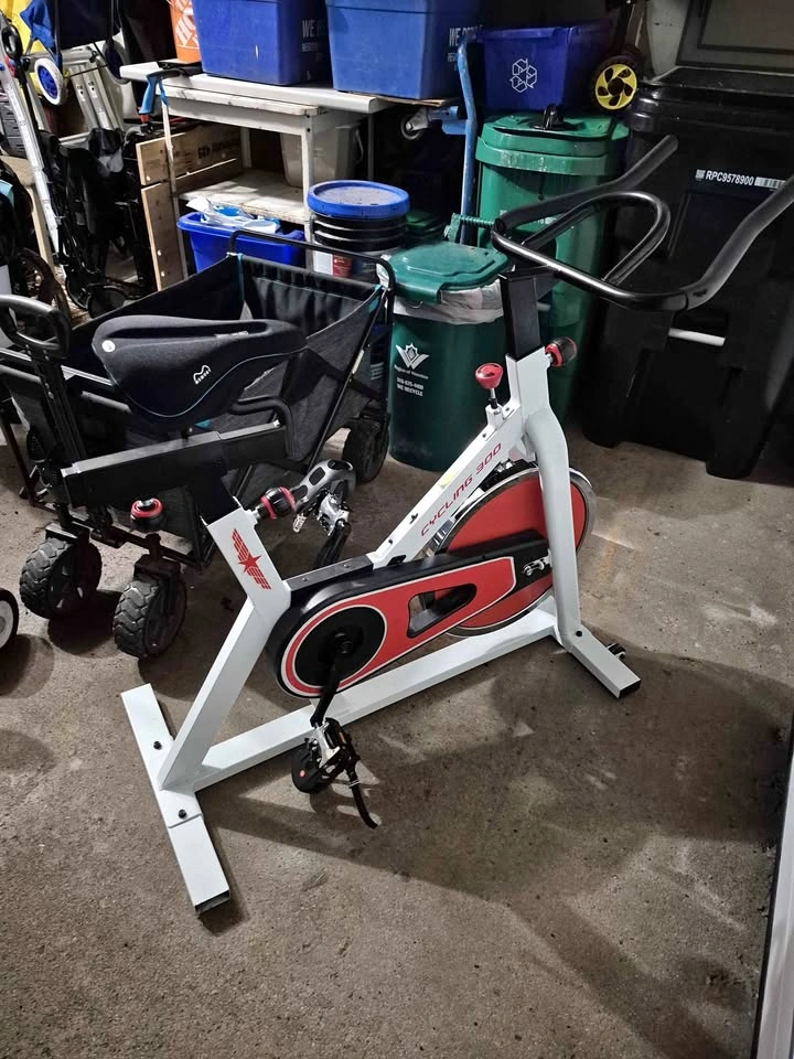 Exercise Bike, Cycling 300
