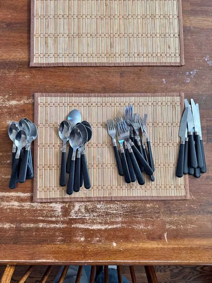 Black Cutlery Set
