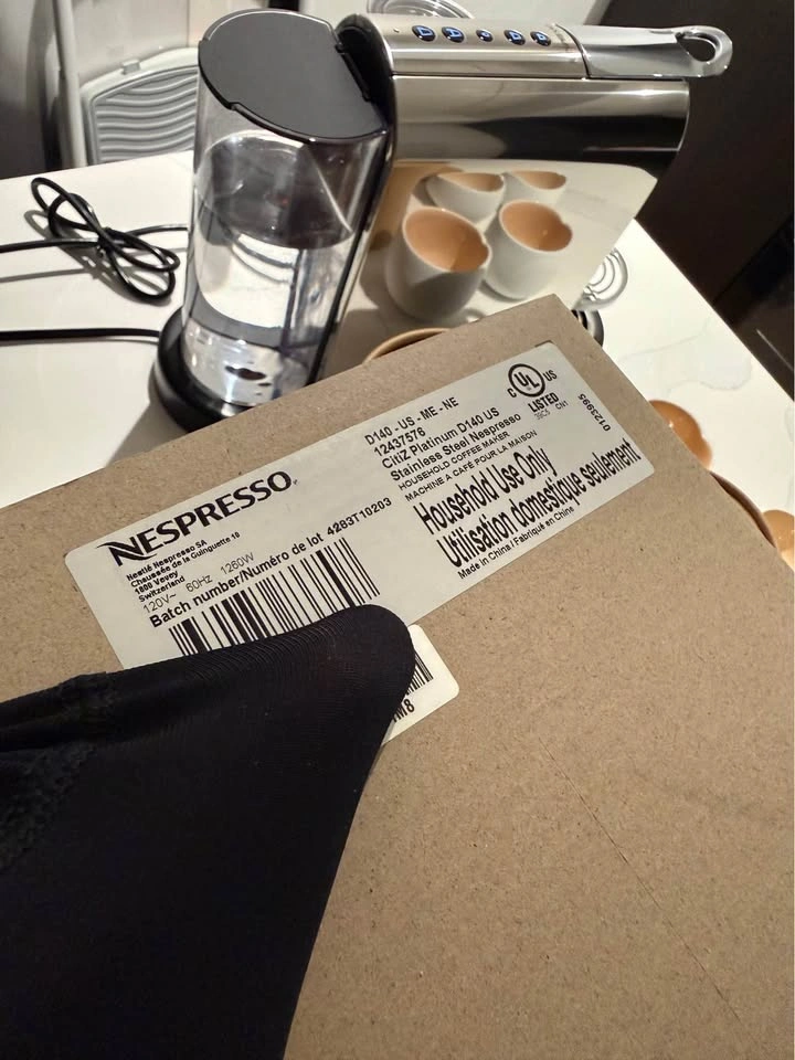 Nespresso Citiz Platinum bundle w/ Aeroccino, origin cups, pods - photo 5