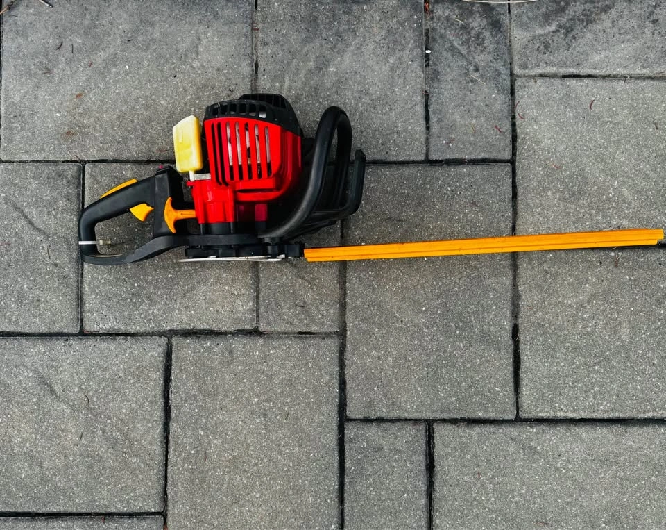 Homelite Gas-Powered Hedge Trimmer 26ht - photo 3