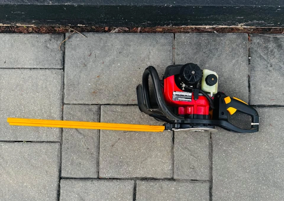 Homelite Gas-Powered Hedge Trimmer 26ht - photo 4