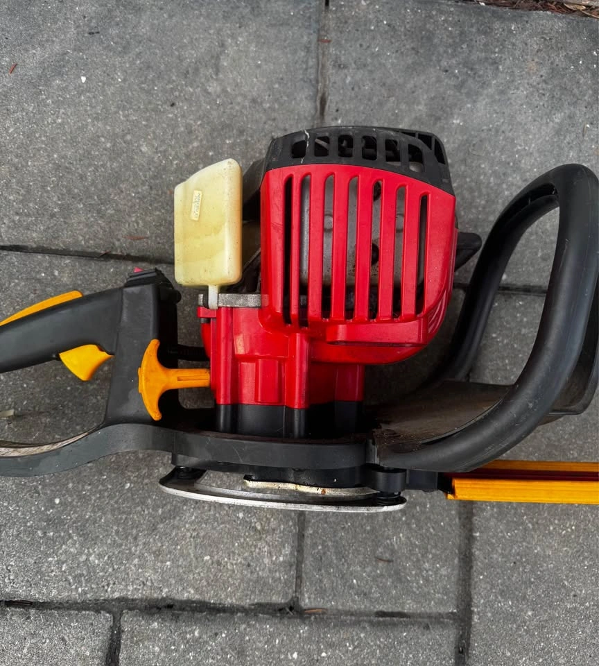 Homelite Gas-Powered Hedge Trimmer 26ht - photo 5