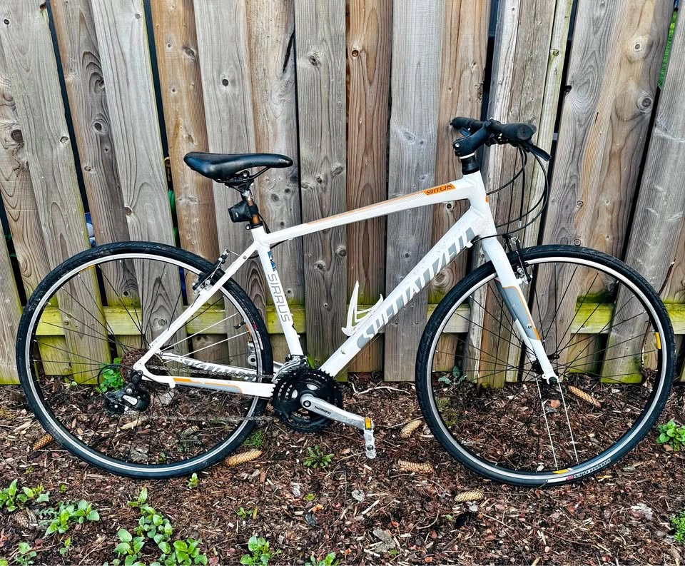 2013 Specialized Sirrus Hybrid Bike