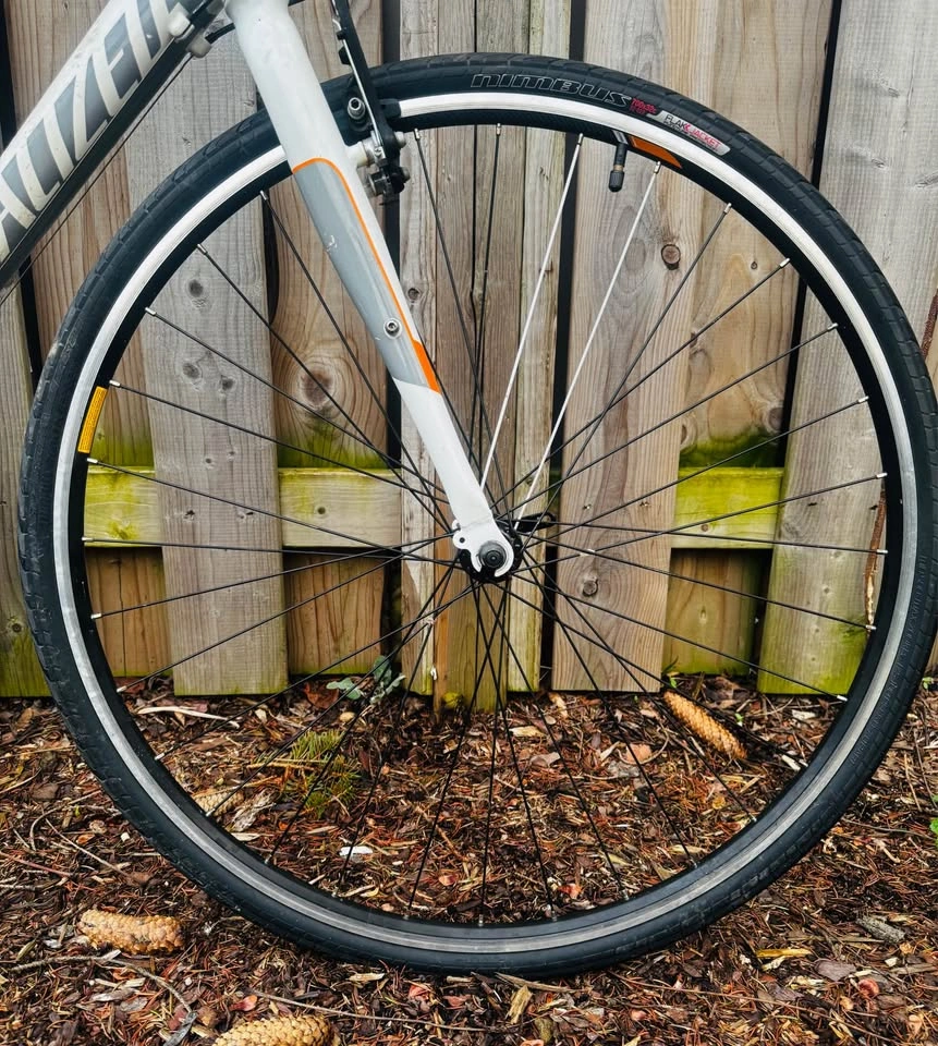 2013 Specialized Sirrus Hybrid Bike - photo 4