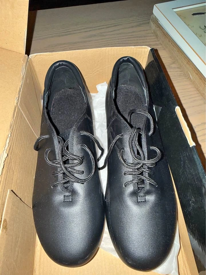 Black Leather Tap Shoes – Women’s 8 Wide (Worn Once)