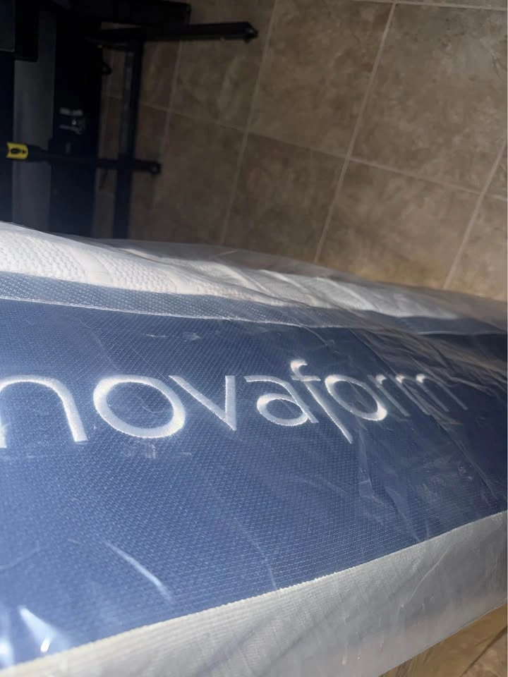 Novaform 14” ComfortGrande Gel Memory Foam Mattress (Queen) - photo 2