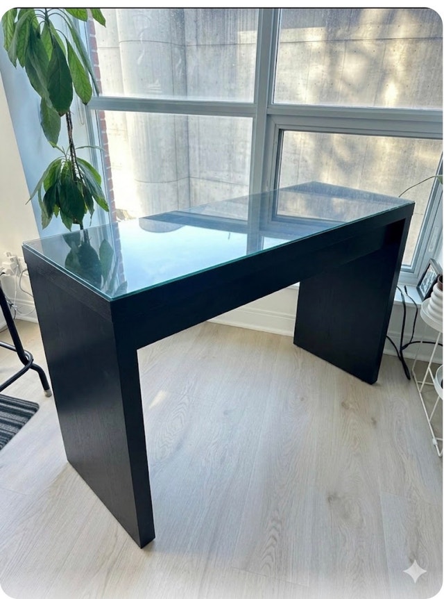 Ikea Malm Desk with Glass Top - Black - photo 2