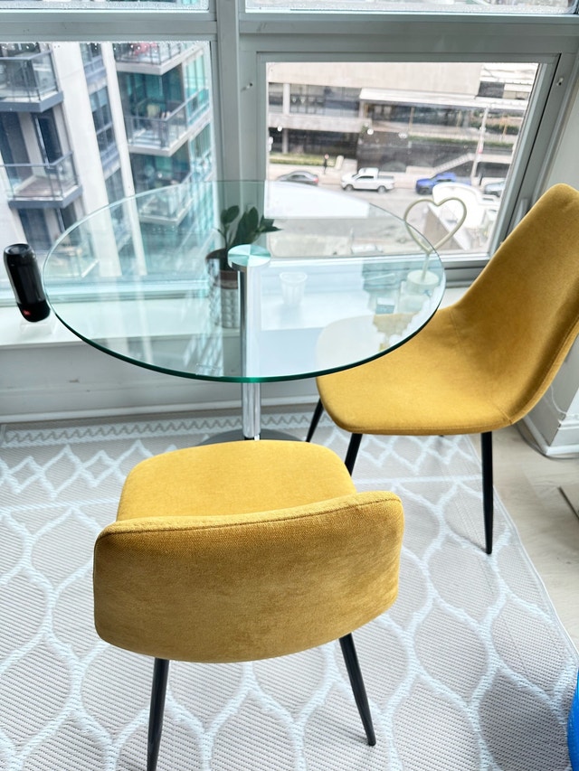 Round glass dining table & chairs - photo 2