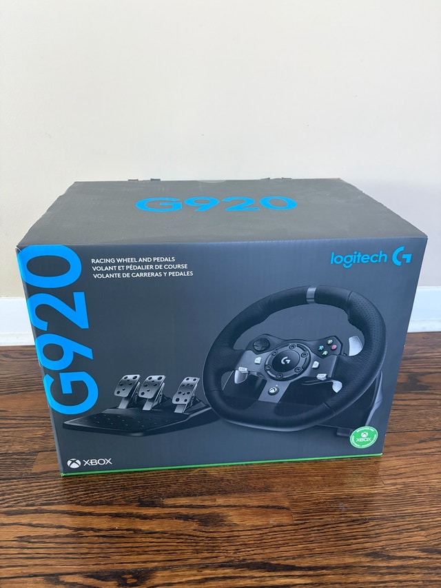 Logitech G920 Driving Force Racing Wheel & Pedals