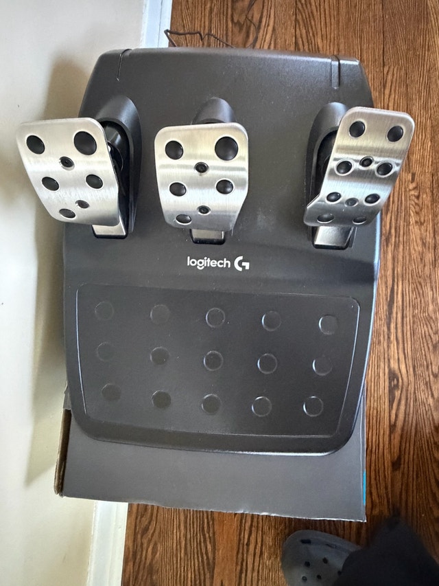 Logitech G920 Driving Force Racing Wheel & Pedals - photo 4