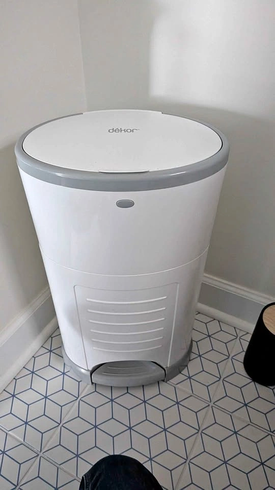 Dékor Classic Diaper Pail + 2 Refills