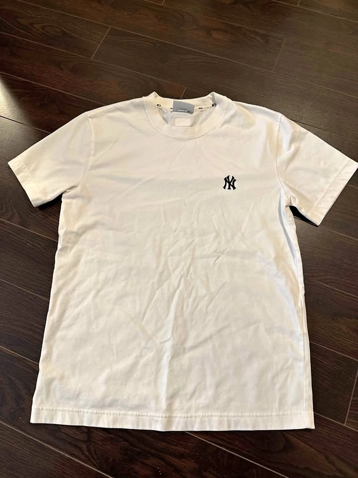 MLB New York Yankees White T-shirt for ladies