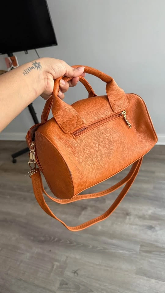 Barrel bag.. used a few times but in great condition - photo 2