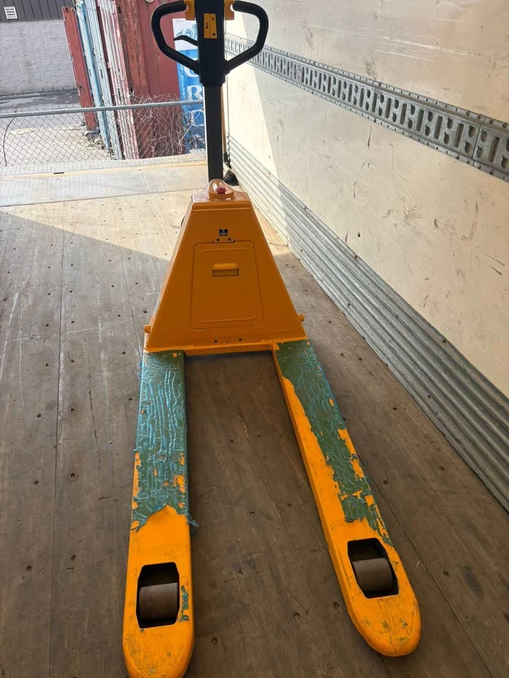 Electric Pallet Truck - 3300lbs Lithium 24V - photo 2