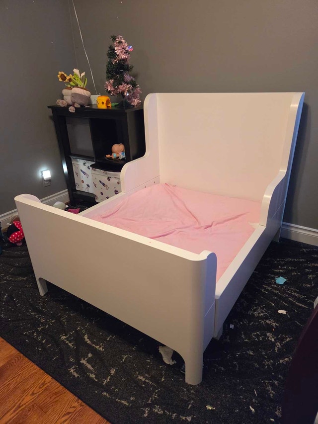 Toddler-to-Twin Expandable IKEA Bed