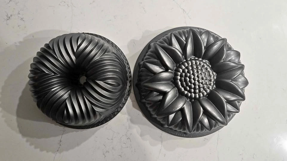 Nordic Ware Bavaria Bundt & Sunflower Baking Pan 10 Cup Cast Alu