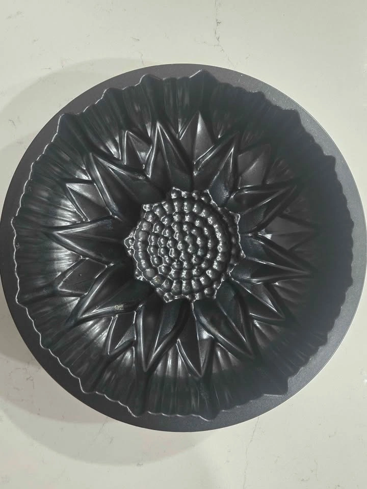 Nordic Ware Bavaria Bundt & Sunflower Baking Pan 10 Cup Cast Alu - photo 4