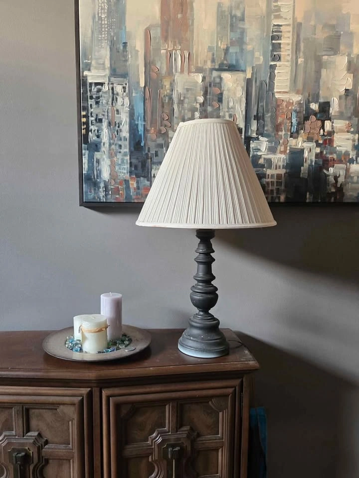 Elegant Black Table Lamp with Pleated Cream Shade - photo 2