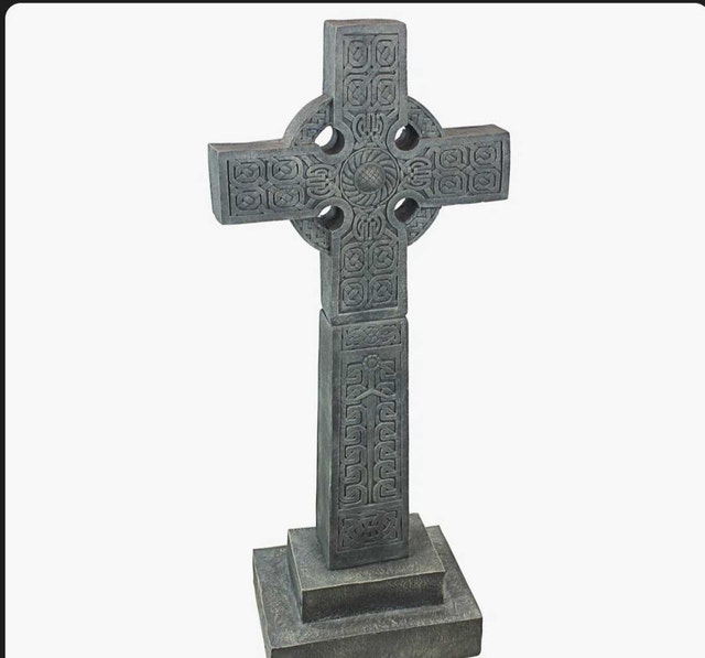 Celtic Cross Statue - photo 2