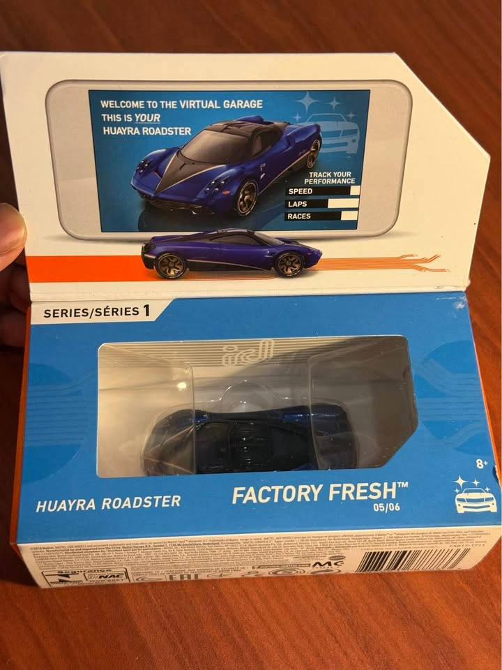 Hot Wheels id Pagani Huayra Roadster (with box) - photo 2
