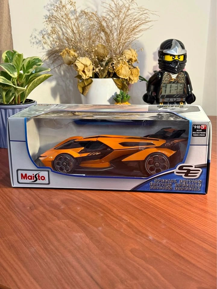 Maisto Lamborghini V12 Vision Gran Turismo Diecast Model