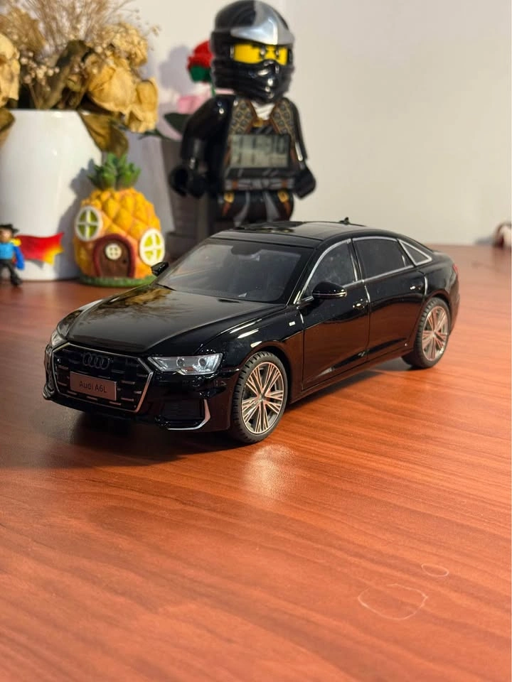 1/18 Scale Audi A6L Diecast Model Car – Black - photo 2