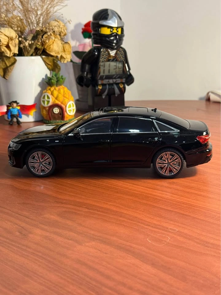 1/18 Scale Audi A6L Diecast Model Car – Black - photo 3