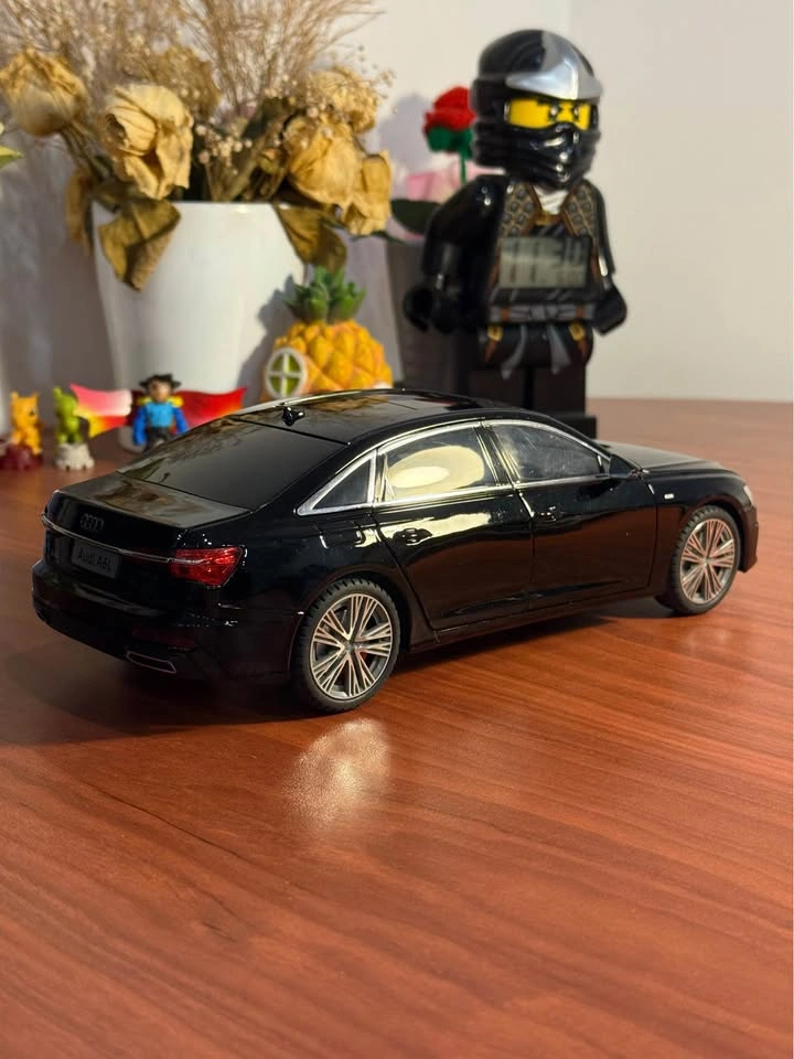 1/18 Scale Audi A6L Diecast Model Car – Black - photo 4