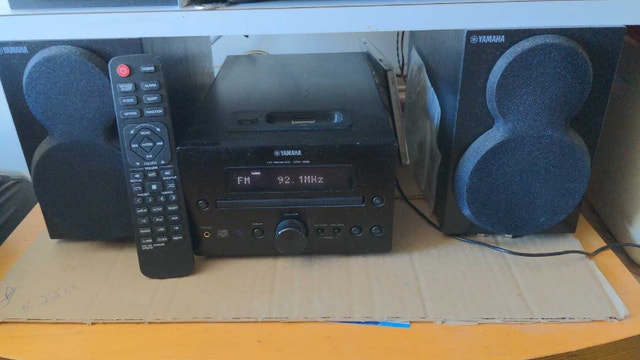 Yamaha CD Receiver USB Mini Stereo Like Brand New - photo 3