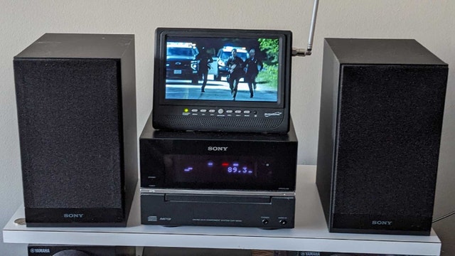 Sony Mini Stereo with Remote and Color TV - photo 2
