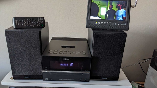 Sony Mini Stereo with Remote and Color TV - photo 3