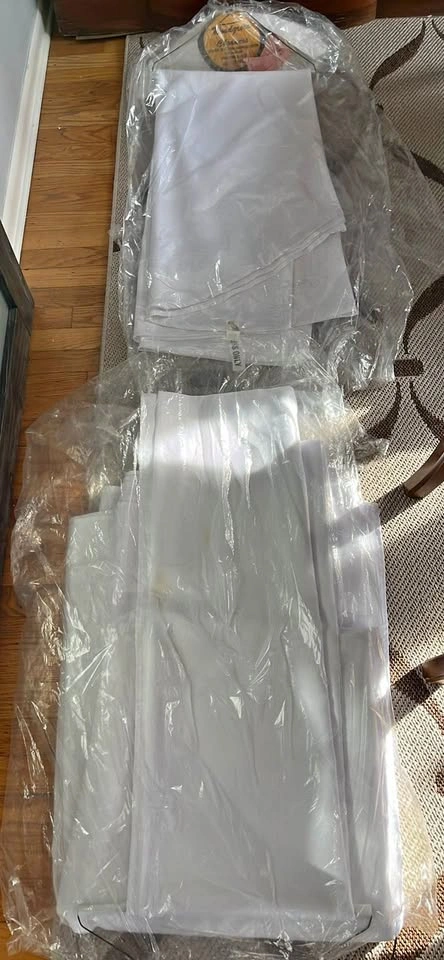 4 White Table Cloths