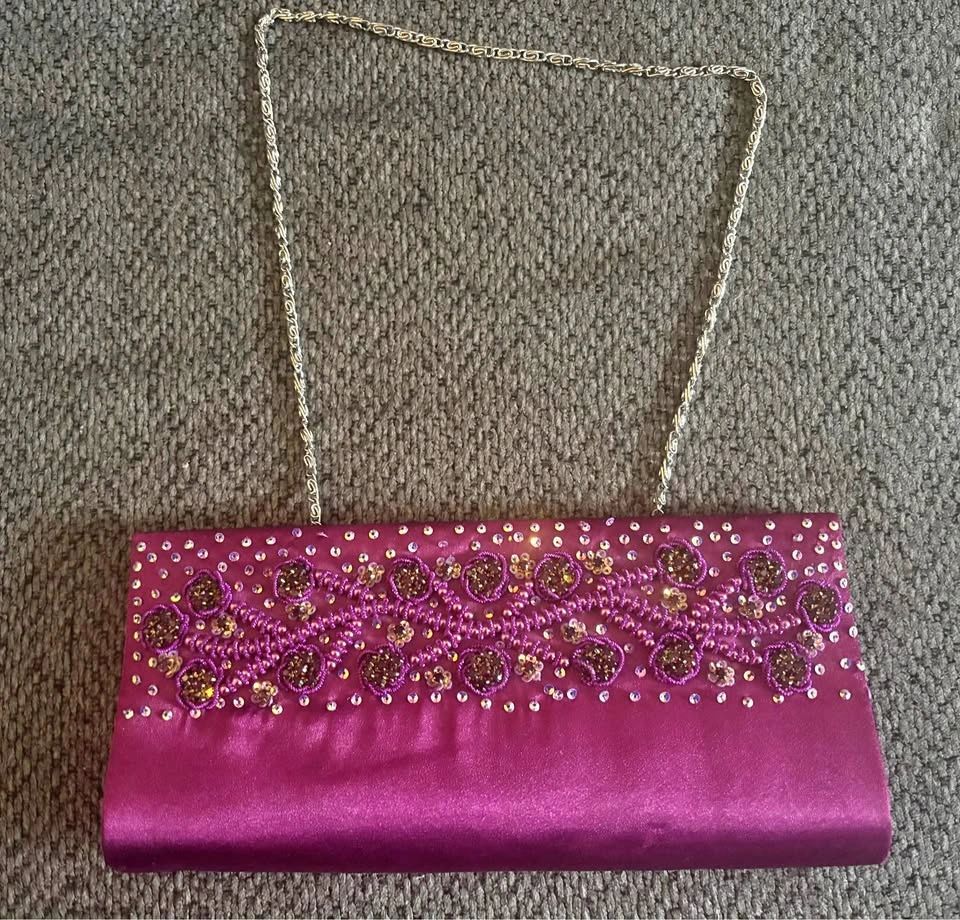 Magenta Beaded Sequin Clutch Bag w Chain Strap