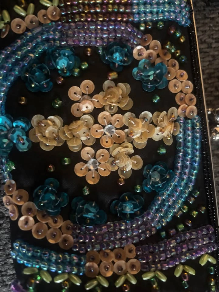 Black Beaded Sequin Clutch Bag - photo 3