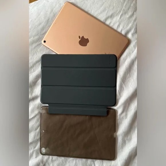 iPad Mini 5 - 64GB (w/ Case) - photo 2