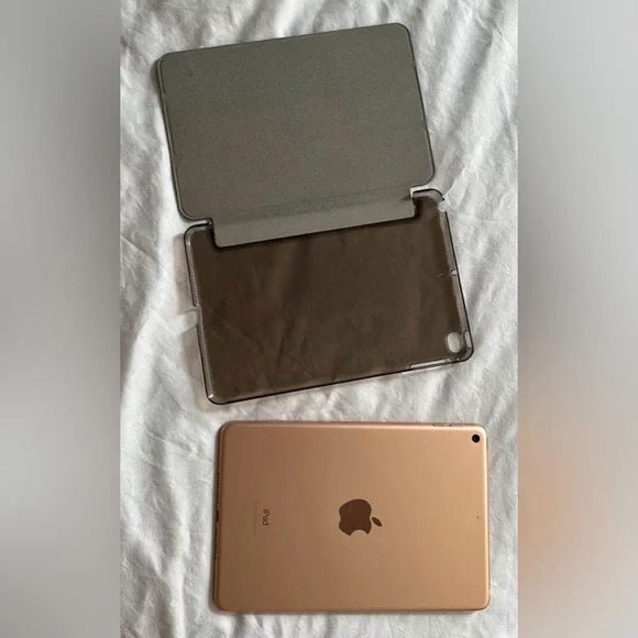 iPad Mini 5 - 64GB (w/ Case) - photo 3