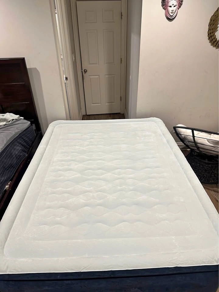 Intex Dura-Beam Deluxe Queen Air Mattress – 24” High – Built-in