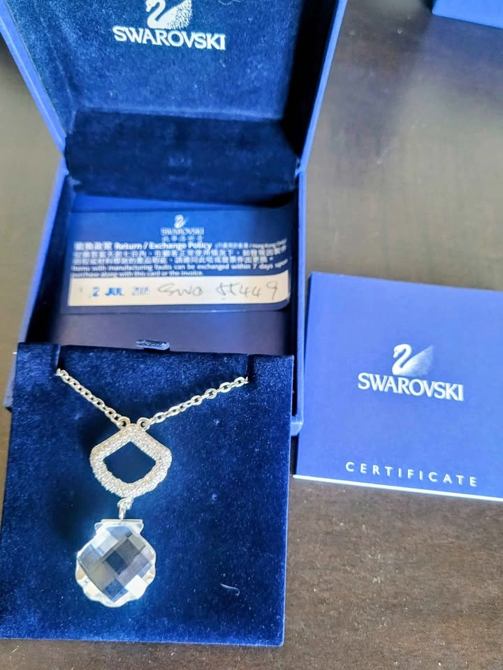 Swarovski Crystal Pendant Necklace w/ Box & Certificate (Retired - photo 2