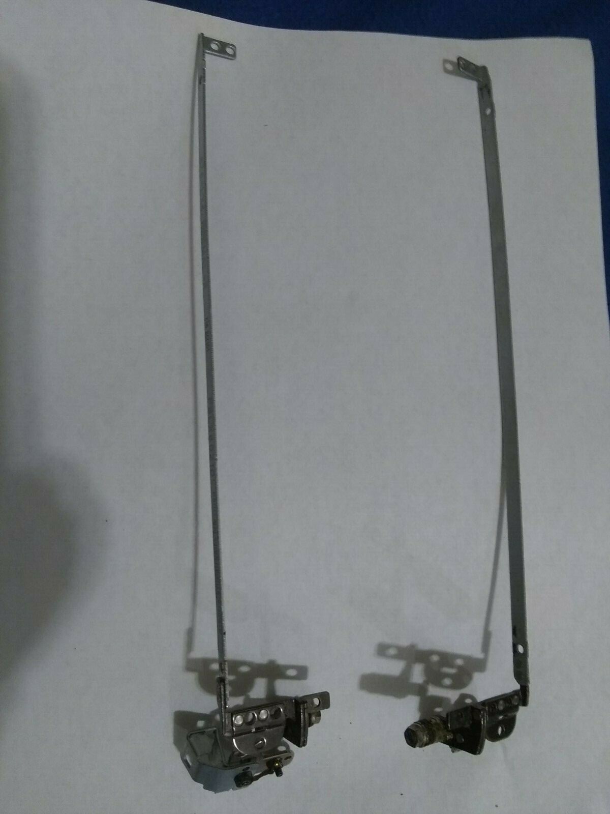 HP DV6-3236NR Laptop Screen Holders