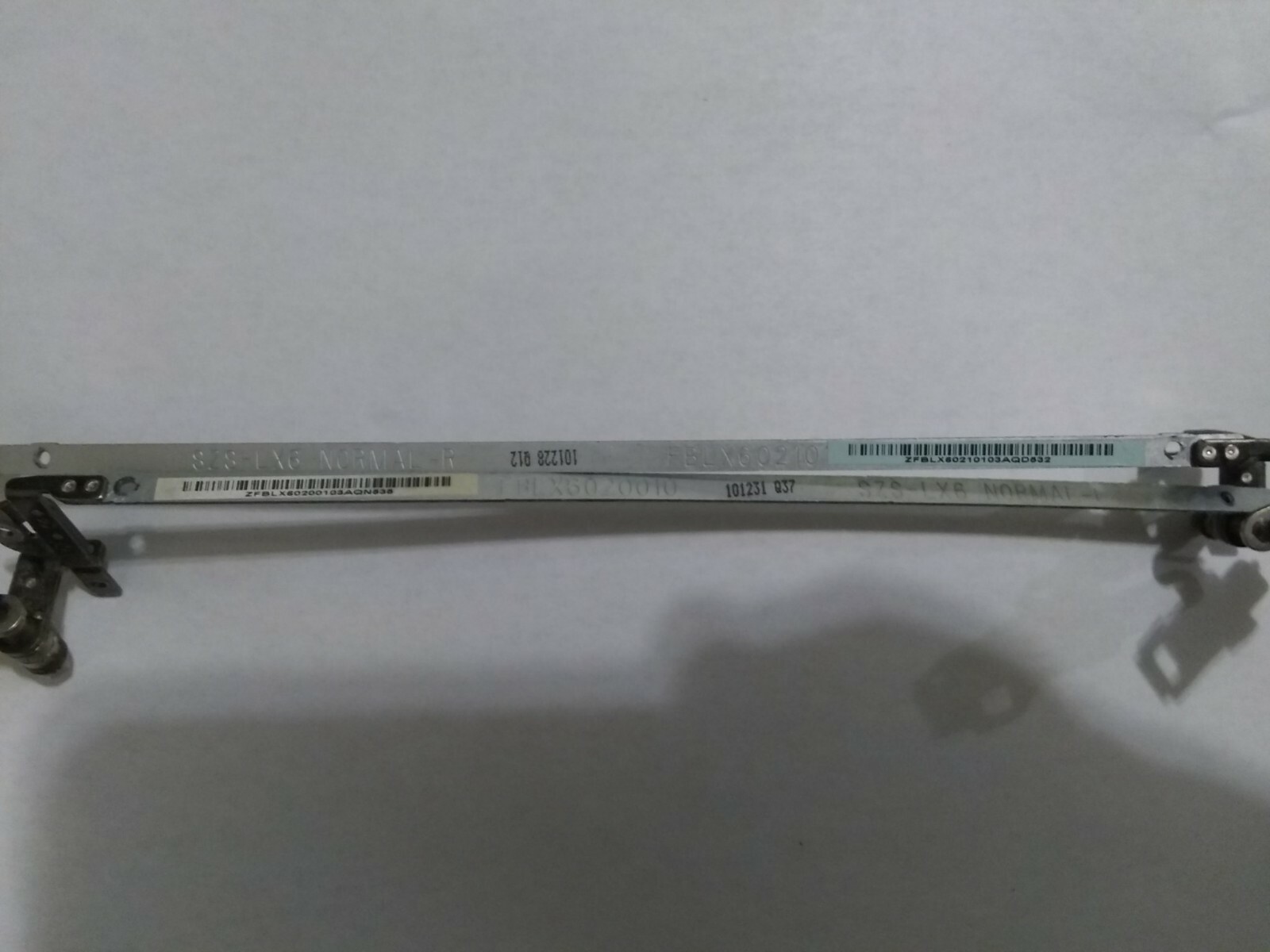 HP DV6-3236NR Laptop Screen Holders - photo 2