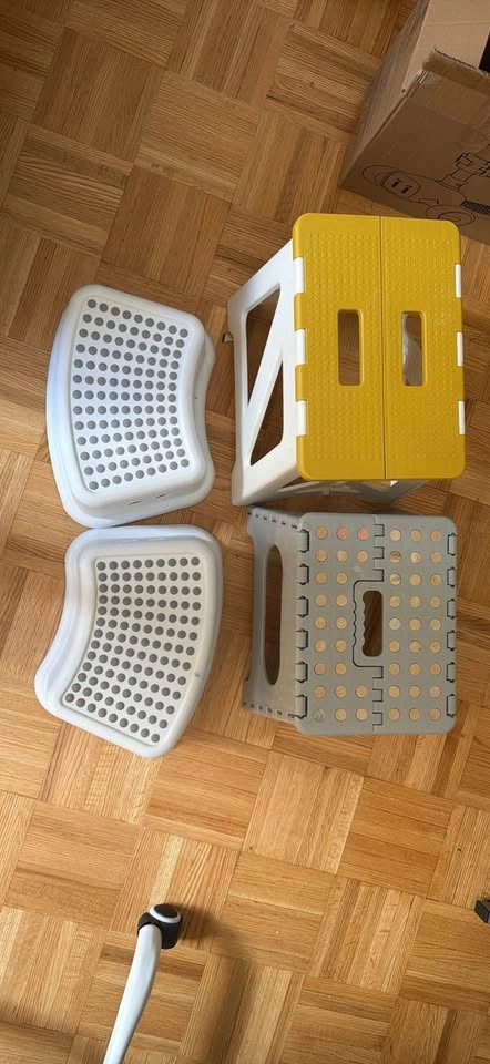 Set of 4 Plastic Step Stools - Dreambaby and Koadoa - photo 2