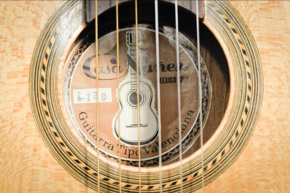 Vintage Casa Nuñez Classical Guitar - photo 3