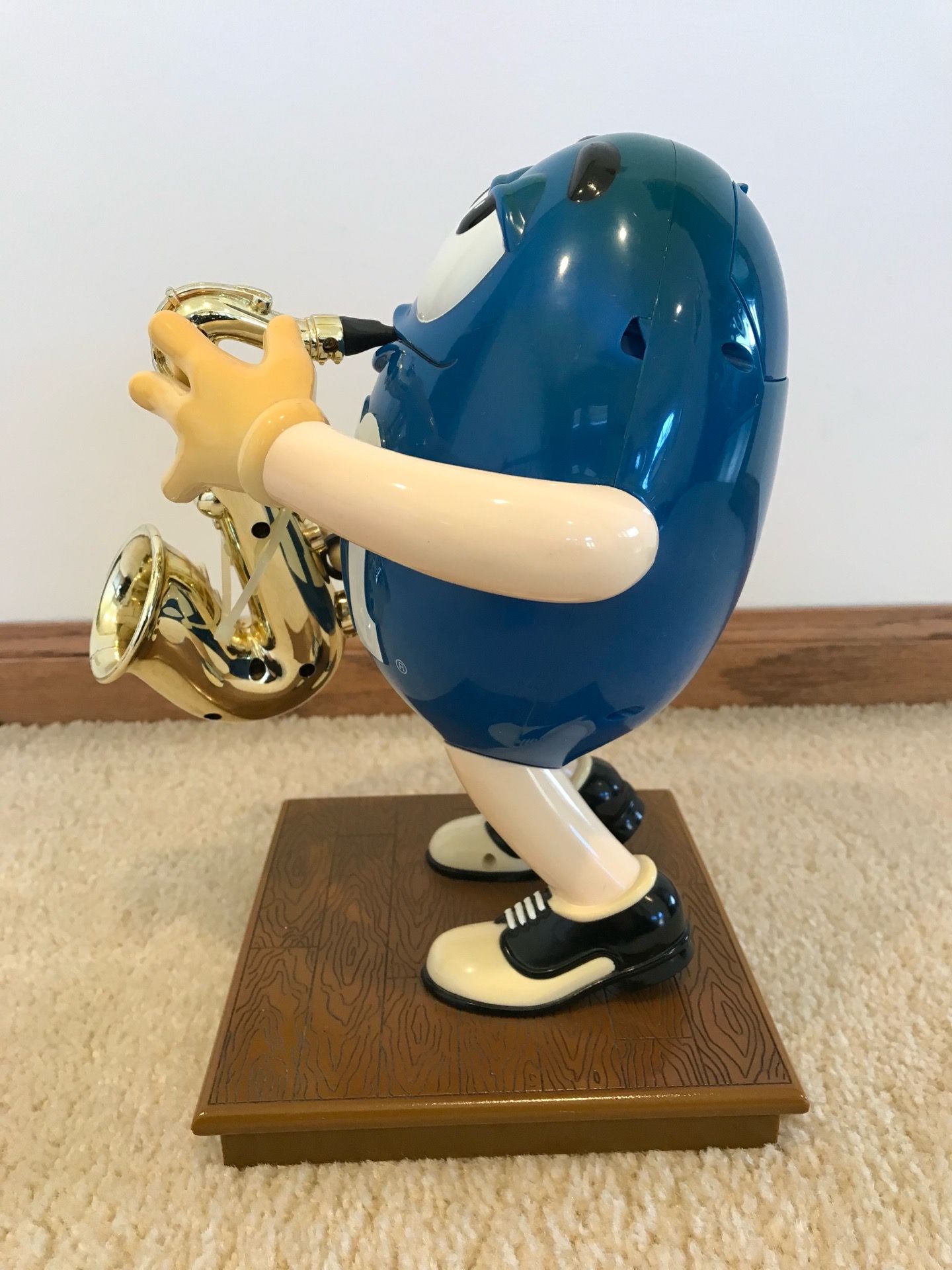 M&M Candy Dispenser Blue Saxophone Player - photo 2