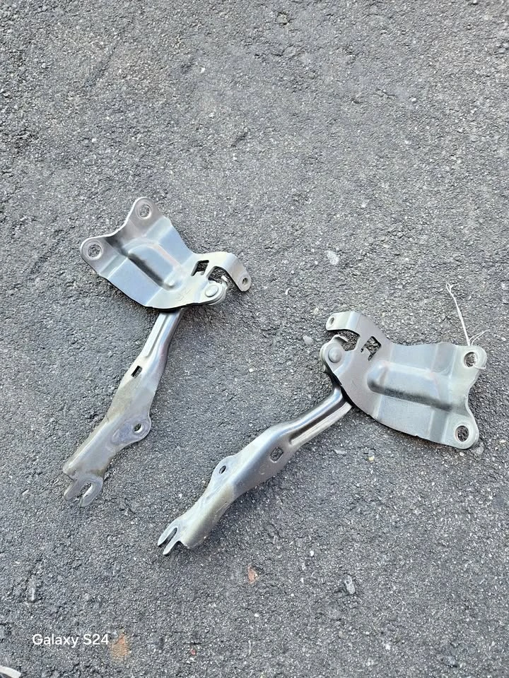 2010-2012 Mazda 3 Front Hood Hinges
