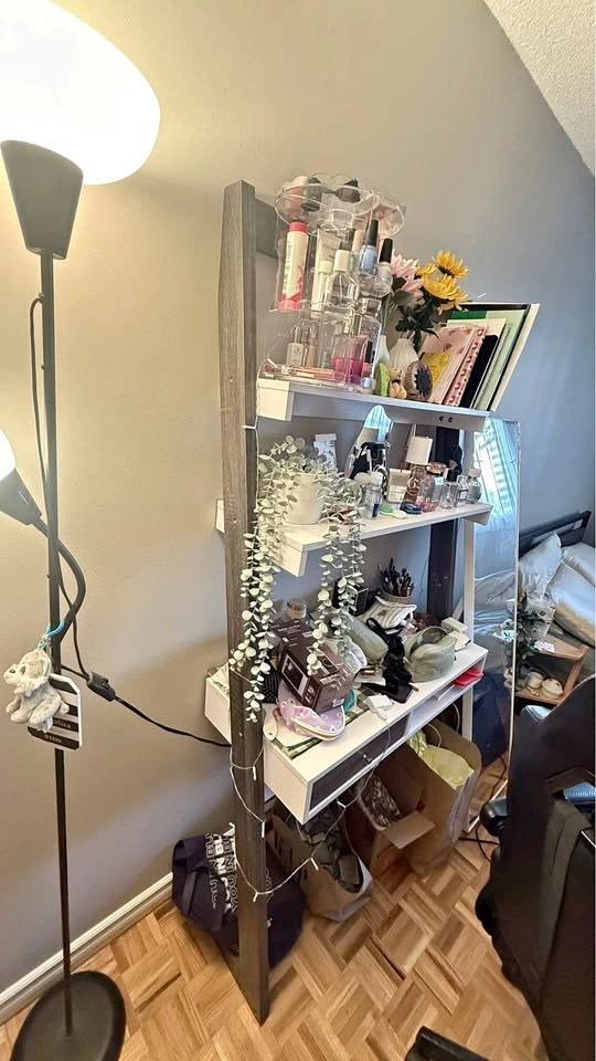 Vanity Desk with Storage – Great for Makeup / Study Setup